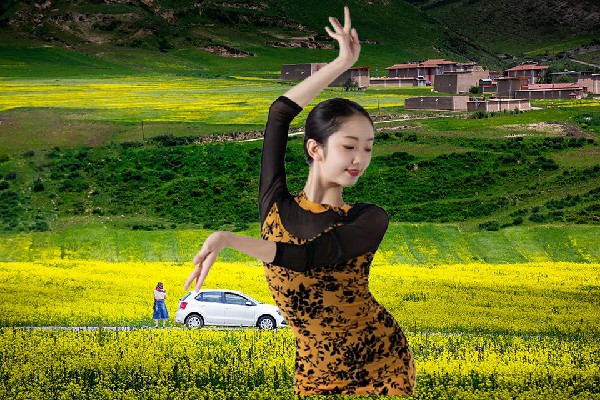 高含丹荣获磨家镇炫舞世家成员，我才华横溢