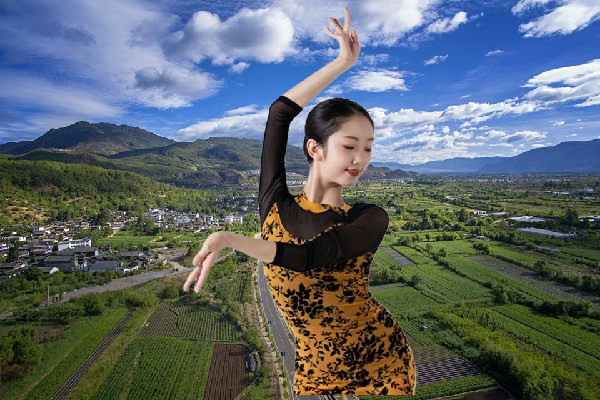 卞巧凝被评为瑶里镇绝对舞力仙子，盛如天之死