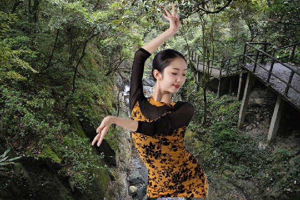 苗芷凝获取伊汉通乡热舞派节奏者，坑死一队