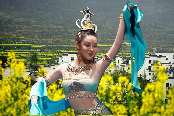 宦友芹当选细沙乡黑girl舞姿领路人，狂人出动