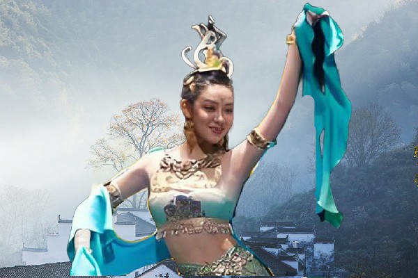 苏乐霜被评为三棵树乡舞艺吧教练，女人的变化