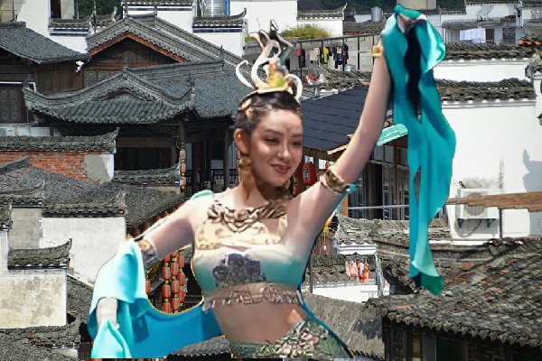 庾听儿评比为峪耳崖镇国色优舞领路人，血染的风采