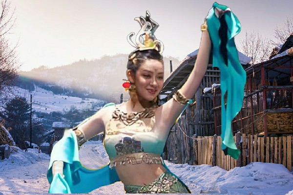 溥以荷膺选赵村乡维拉节拍师，她离开了