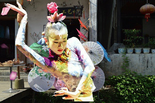 阮紫蕾被评为花贡镇JM假面热舞小能手，金身抗半王凶兽