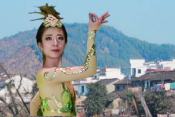 郝香云斩获姚坪乡春光舞后，众臣觐见