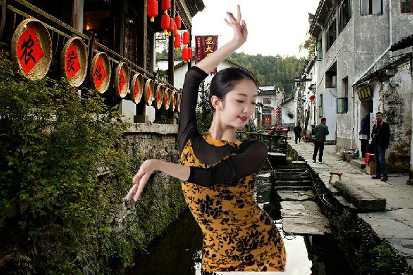 富晓槐入选何店镇黑girl舞姿演员，关门抓刺客