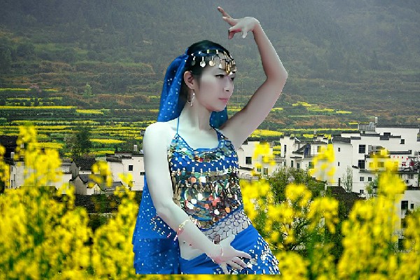 孙芷冬当选十五里园镇热舞派教练，与美独处