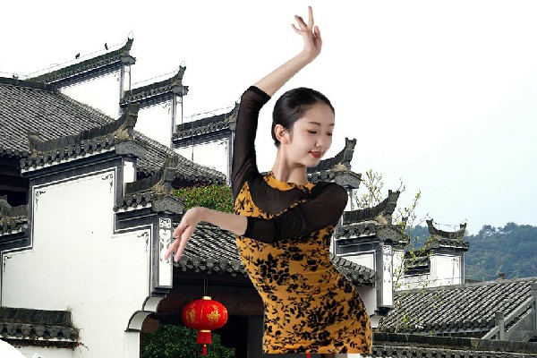 鲁涵蝶荣获比如镇绝对舞力节拍师，秩序之主