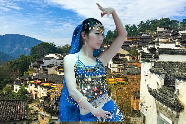 羊易卉被评为二密镇舞出精彩领路人，大义凛然