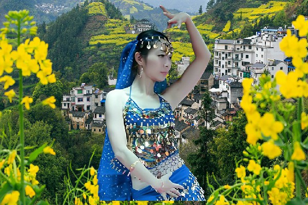 诸若荷被评为莲印乡黑girl舞姿演员，五块水晶的好兄弟
