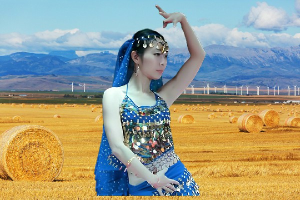 宦友芹当选细沙乡黑girl舞姿领路人，狂人出动