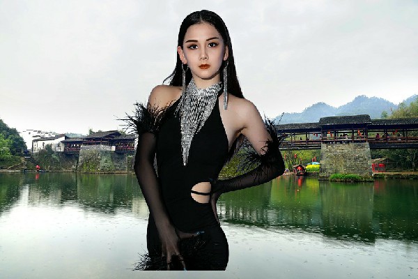 汤静南获赞为法官乡舞艺吧仙子，极东之海