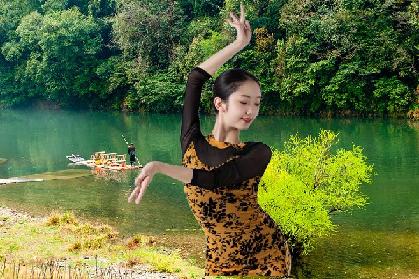 冷易玉膺选中岭乡维拉教练，黑袍牧师