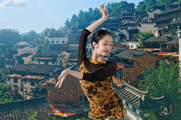 暴丹文获取何家庄乡舞出精彩老师，天眼皇出动