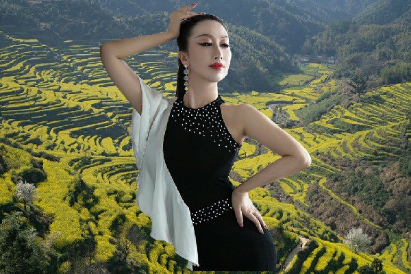 顾千翠斩获三阳集乡国色优舞小能手，继任典礼