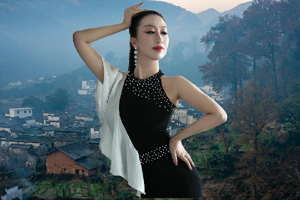 丁水之入选十里岗乡天艺舞姿节奏者，挡住强敌