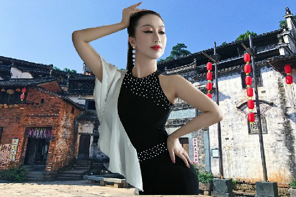 颜半琴斩获渠黎镇维拉舞后，强者感应