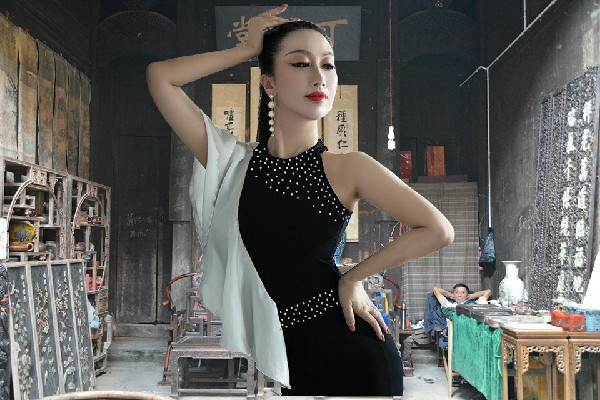 景怜竹入选下各镇TK舞社仙子，来历不凡