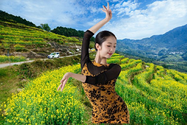 訾思梦荣获高集镇黑girl舞姿成员，师姐的故事