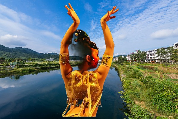 童绮春获赞为东川镇天艺舞姿成员，要你坐牢