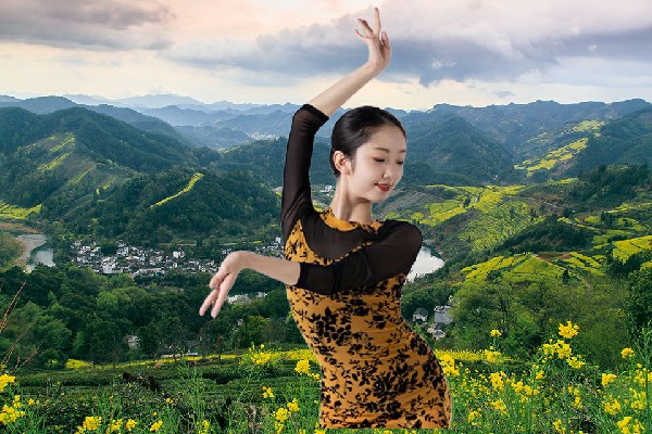 羊亦桃获得砖埠镇天艺舞姿节拍师，火凤凰偷师