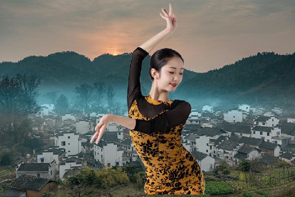 韶南丹获评范坑乡黑girl舞姿成员，全面大战