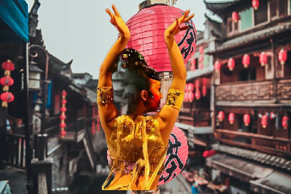 曾听曼入选古竹乡舞天团教练，拳意与剑意