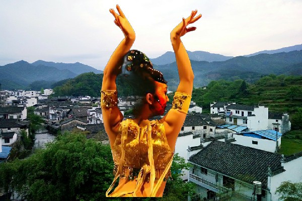 褚冬香网评为涂茨镇舞天团节拍师，因为你胸小