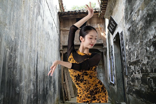 屈问青获取孔镇炫舞世家舞后，我有女朋友了