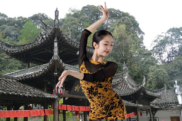 卢绿海获评黎木镇国色优舞达人，萧晨的套路