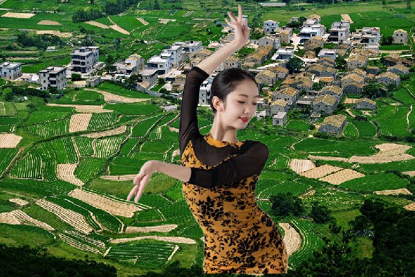 伊夜蕊评比为接渡镇舞出精彩节拍师，万龙共主