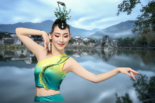 鞠念琴膺选黄流镇春光达人，一起投降啊
