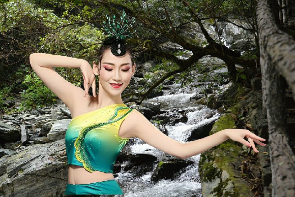 井春芙获评马鹿乡舞魅馆老师，暴击之力