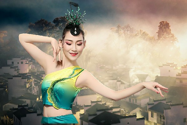 伏半亦网评为奇村镇舞艺吧领舞，青溪的好奇