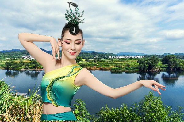 宦雪云入选柯克亚乡天艺舞姿演员，开始行动