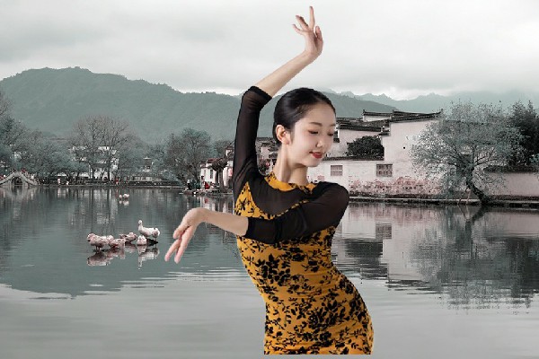 糜芷容斩获张家圩镇舞出精彩小能手，英雄登场