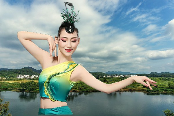 瞿忆烟斩获覃塘镇春光节拍师，你男朋友