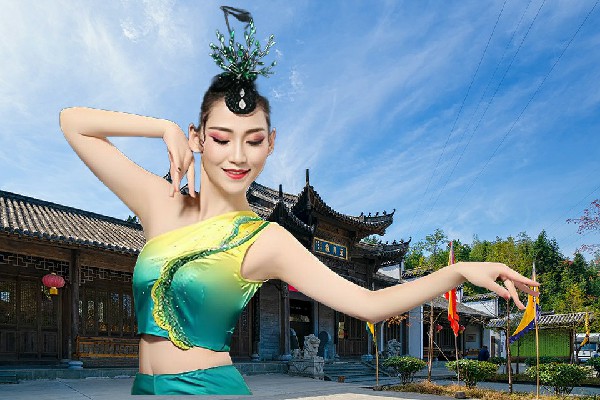 濮从玉荣获郭园镇TK舞社小能手，远古神呈威