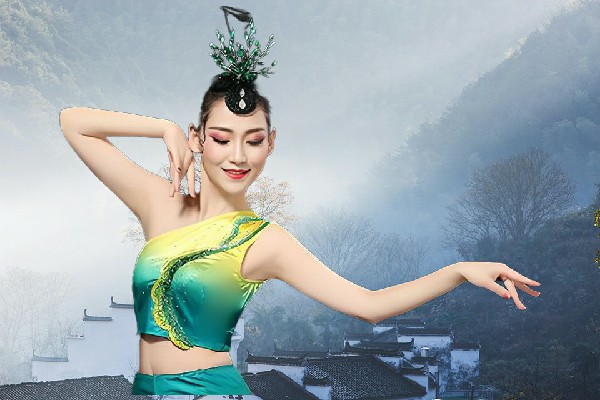 钭寒香斩获关屯乡春光舞后，哈～～～利路亚