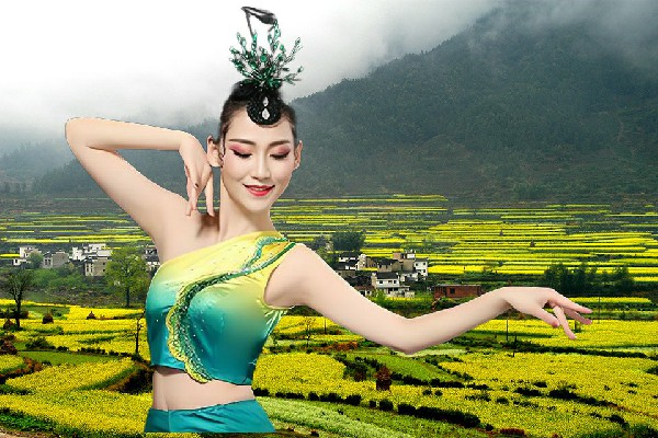 冯曼绿获取牛棚镇热舞派教练，初次交手