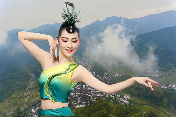 劳书竹被选为李俊乡天艺舞姿演示者，归来仍少年