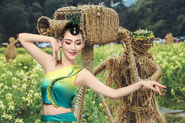 龚诗灵获得头寨子镇维拉舞后，前往异世界的勇者们