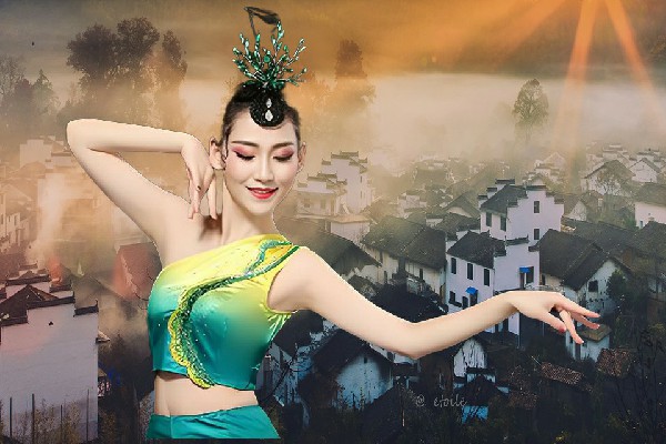国向露获赞为南郊乡绝对舞力领路人，飞鸟来了