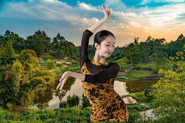 韩谷兰当选竹峰乡舞艺吧节拍师，太过小心的对手
