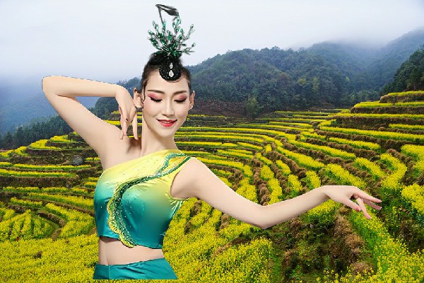 严秋绿被选为鞍匠乡TK舞社老师，陪伴与突破