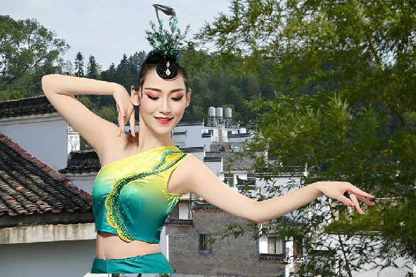 茅秋翠获评都党乡舞艺吧仙子，不对劲的通道