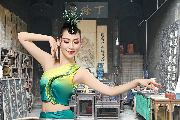 邴易卉被评为镇宁堡乡舞出精彩红人，那么多野兽
