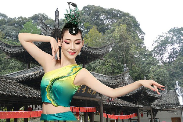干灵桃获得蒙顶山镇绝对舞力教练，三家鼎力一家偏安