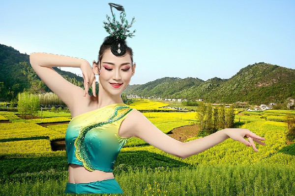 谷紫露荣获巴图营乡舞魅馆舞后，得偿所愿心亦无悔