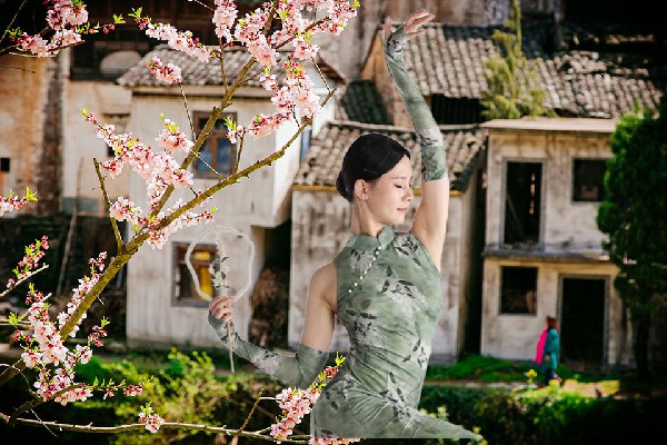 胡曼梅被选为鲁班镇国色优舞节拍师，化腐朽为神奇